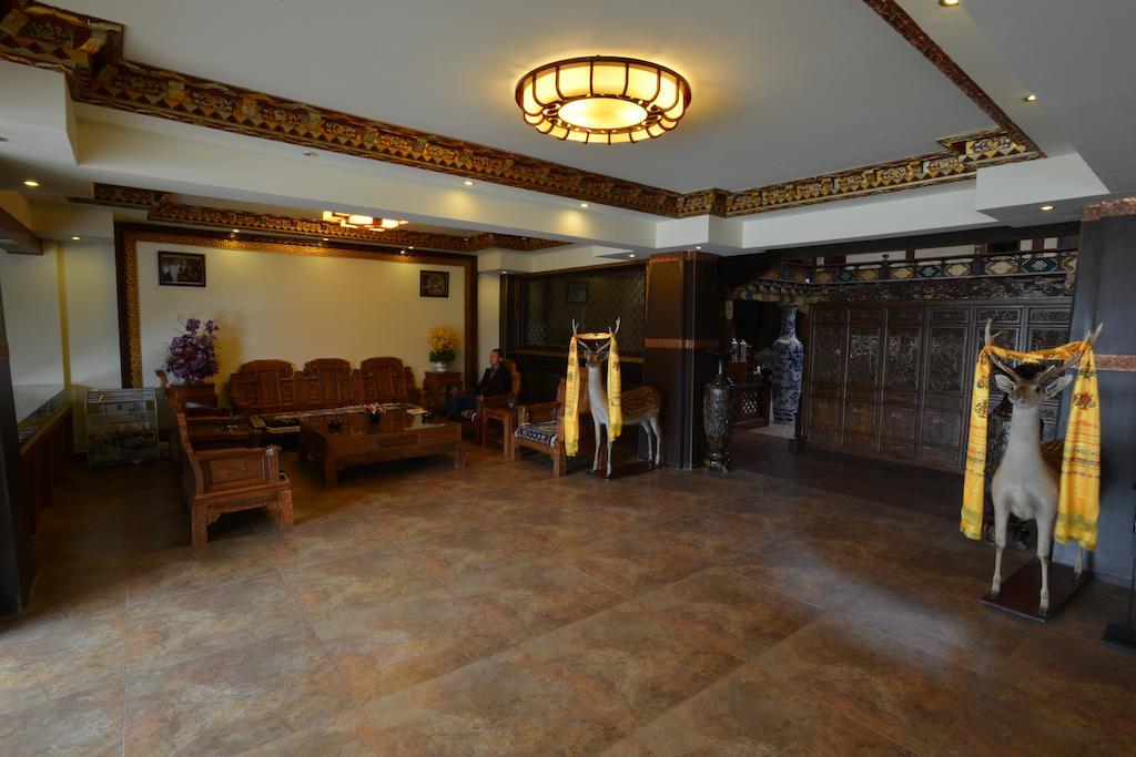 Lanting Yipin Hotel Shangri-La Extérieur photo