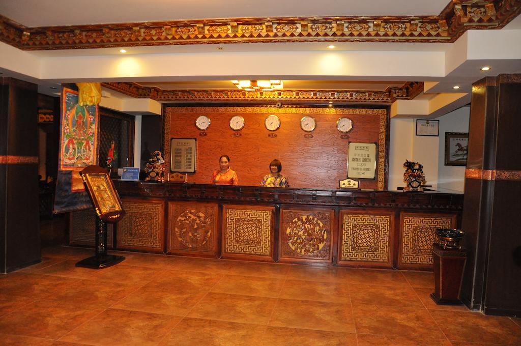 Lanting Yipin Hotel Shangri-La Extérieur photo
